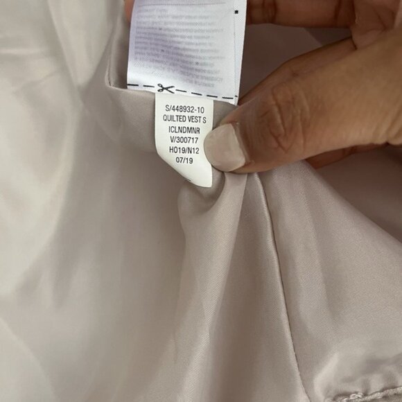 Old Navy Womens Medium Top Vest Purple‎ Puffer Quilted Pockets Zip - Picture 6 of 9